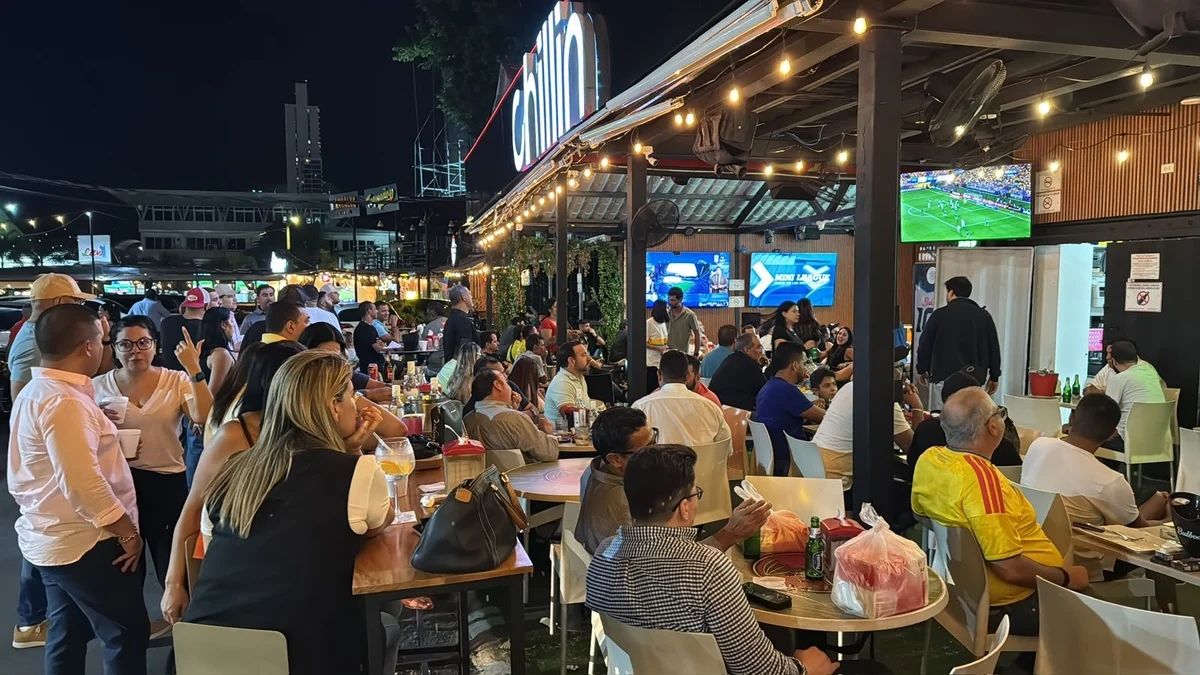 Noche de fútbol en Chillin sports bar Panamá