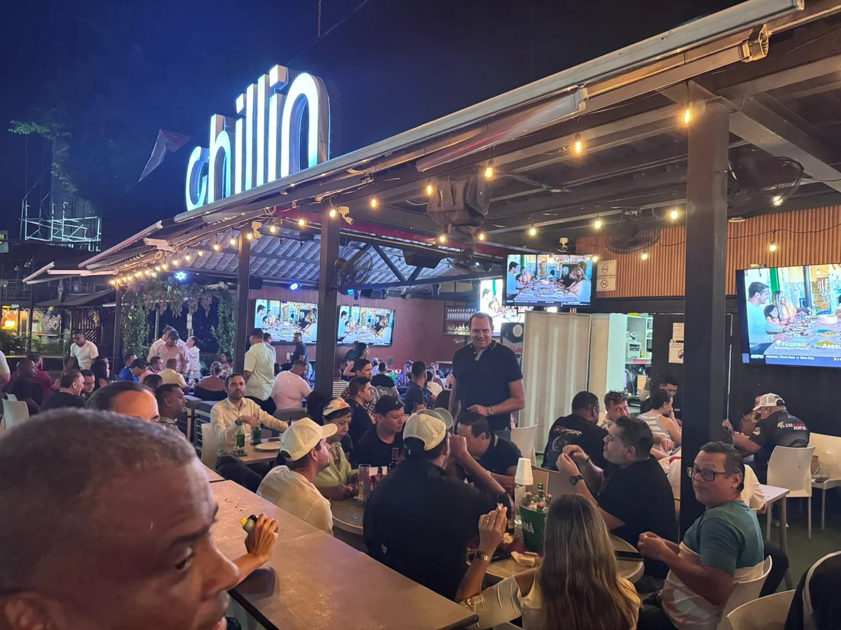 Noche deportiva con amigos en Chillin
